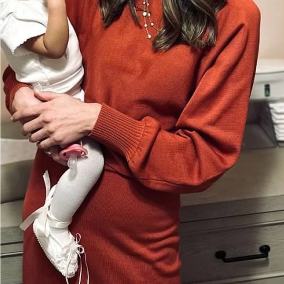 Sweater and skirt set - Picture 5 of 6